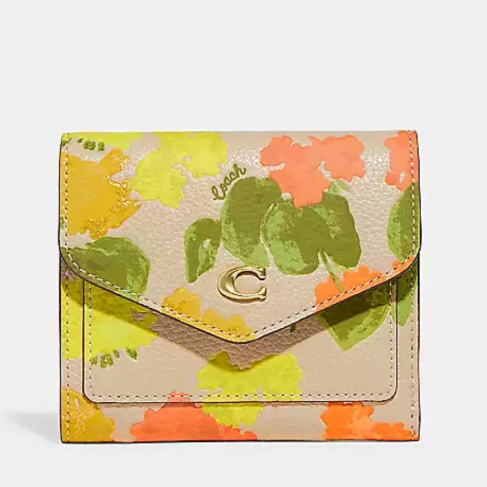 Coach Wyn Small Wallet In A Floral Print Bonnie Buds WALLET Only